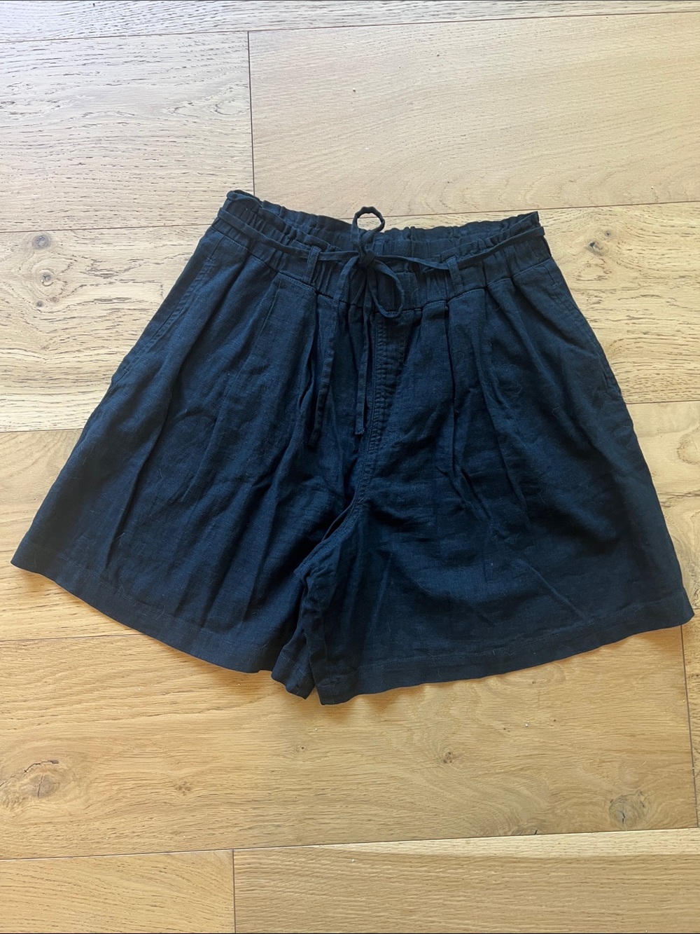 Black Women's Linen Shorts w/ string belt